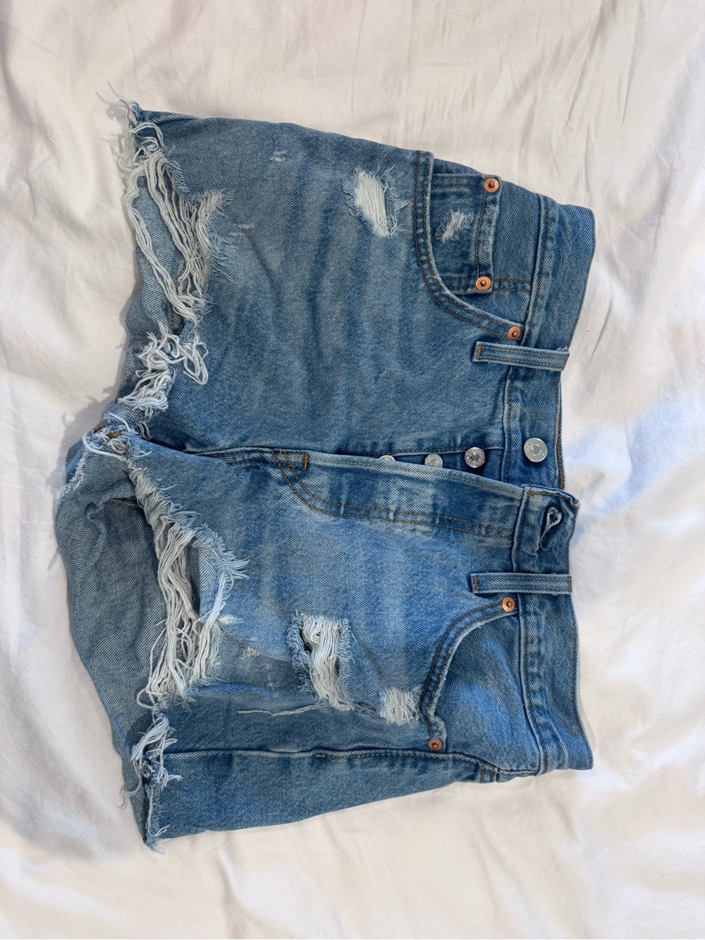 🫐Levi’s 501 High Waisted Shorts Size 28